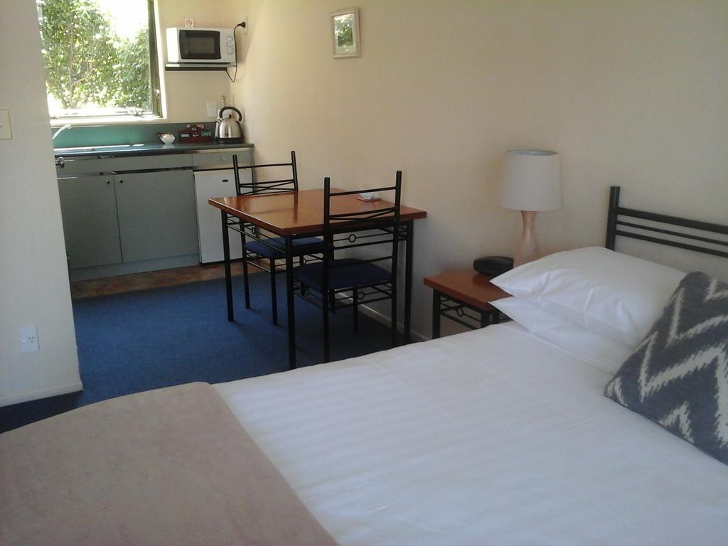 South Park Motel Masterton Room photo